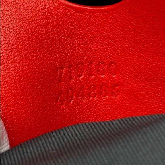 Alexander McQueen Small Skull Crossbody Bag - Picture 16 of 16